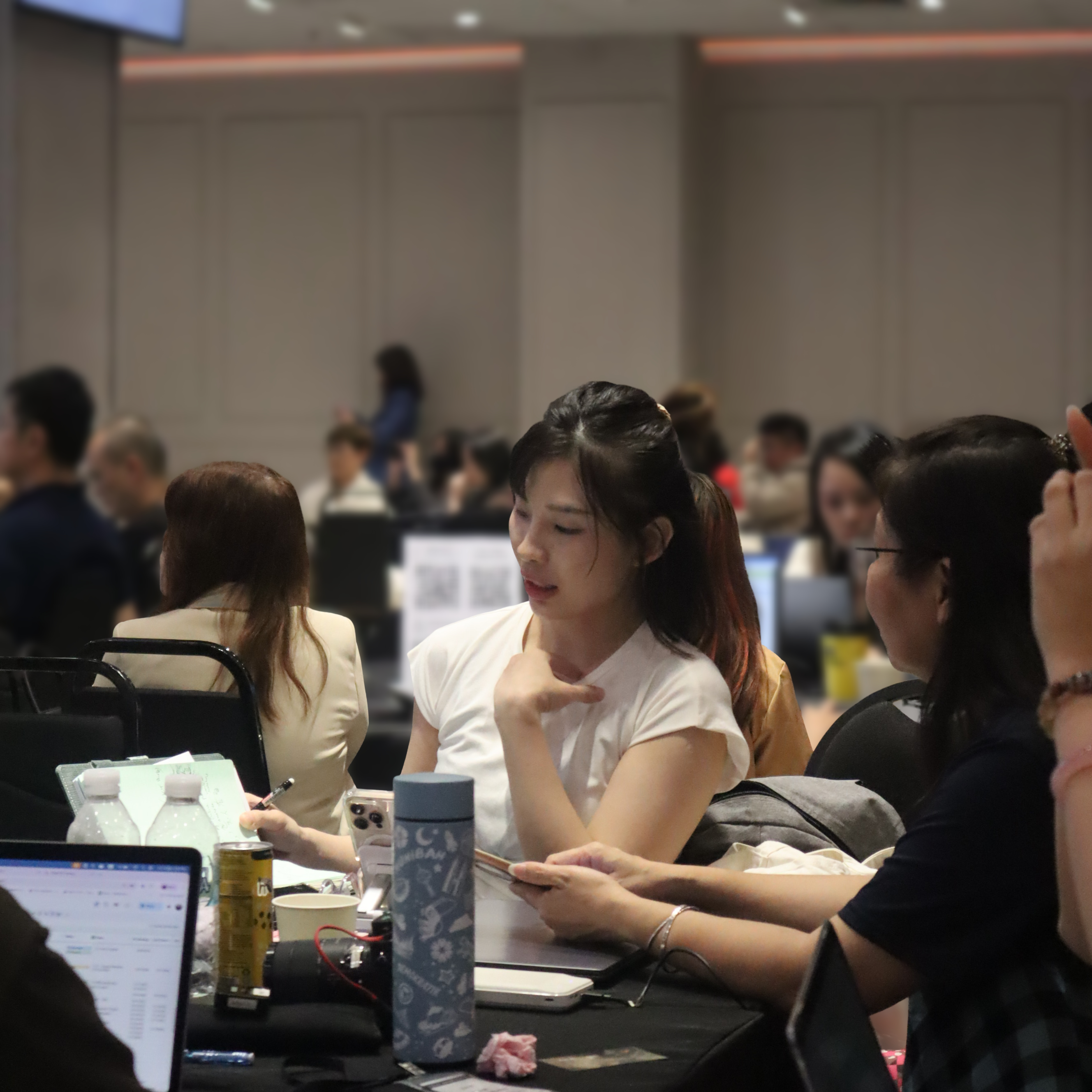 Financial Modelling Masterclass — Founder presenting cash flow model